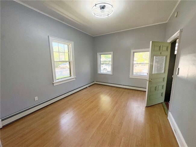 Photo - 438 Wolcott Ave Unit 4