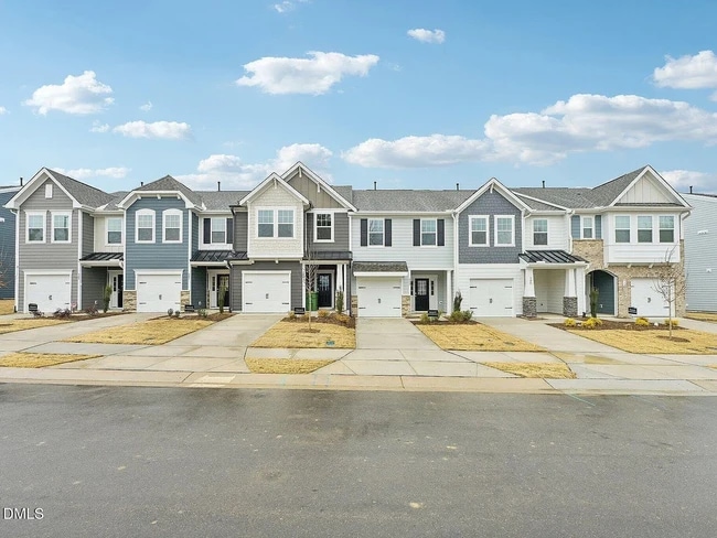 Building Photo - 907 Kensley Grove Ln