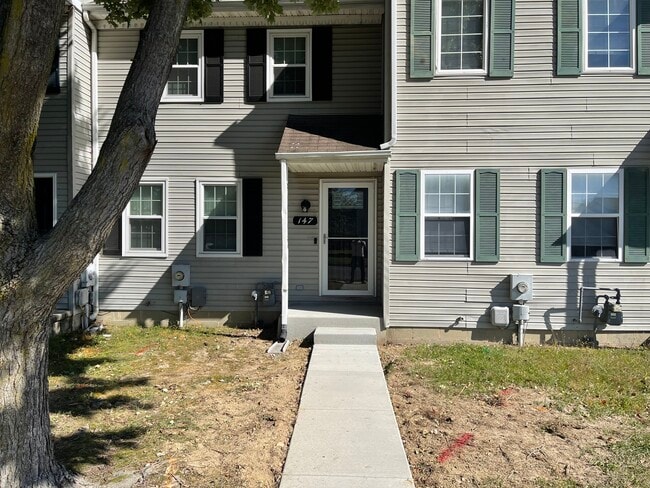 Photo - 147 Holmes St