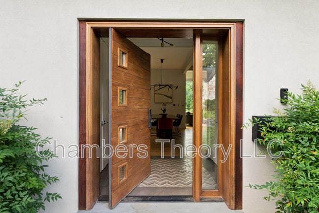 Photo - 3820 Argyle Terrace NW