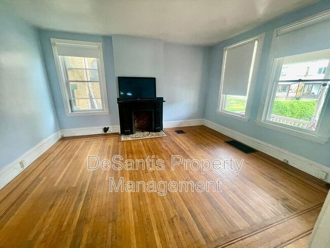 Photo - 5498 Hayes St Unit #1