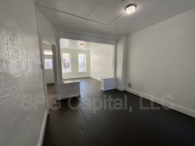 Photo - 277 W Jackson St