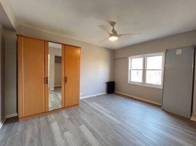 Photo - 7327 N Rogers Ave