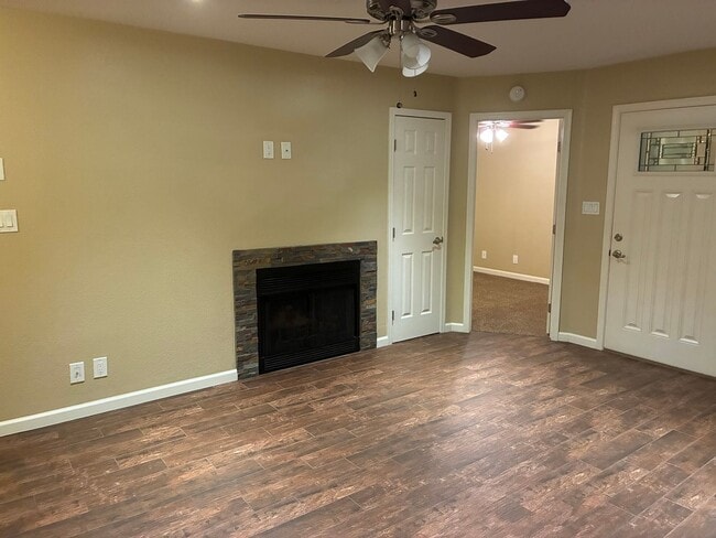 Photo - **NICE 2br/2ba PATIO HOME - (CHANDLER BLVD...