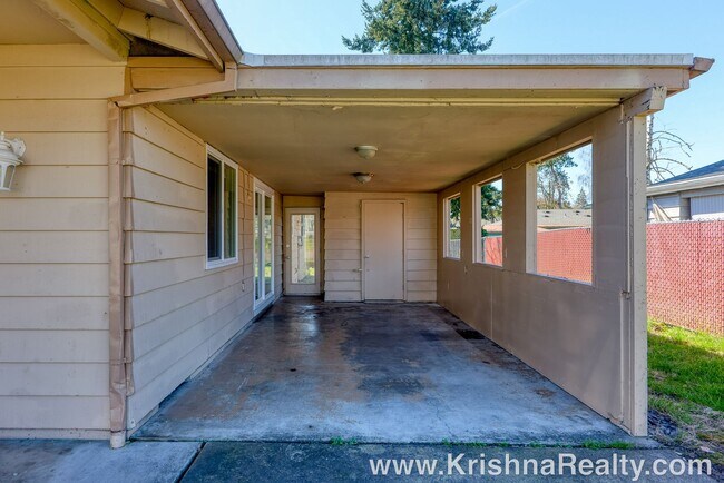 Photo - Charming 2 BD* 1 BA* Duplex Available For ...