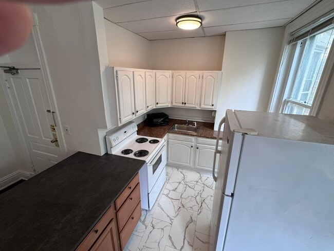 Photo - 1613 W Grace St