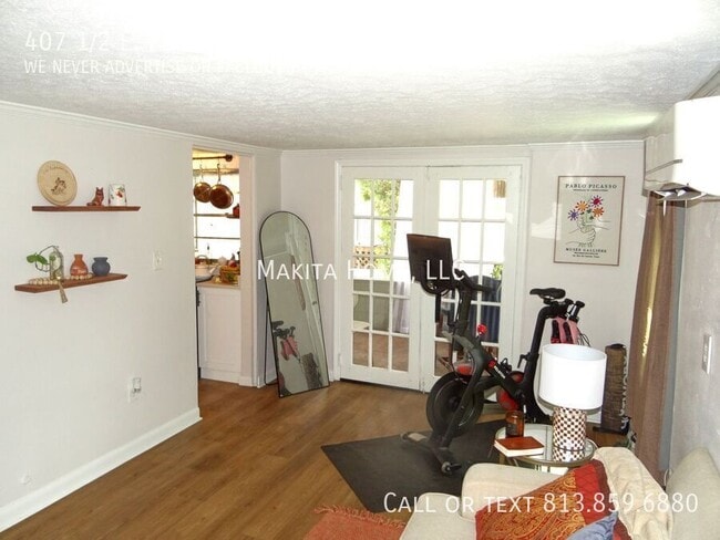 Photo - 407 1/2 E. Paris St.-