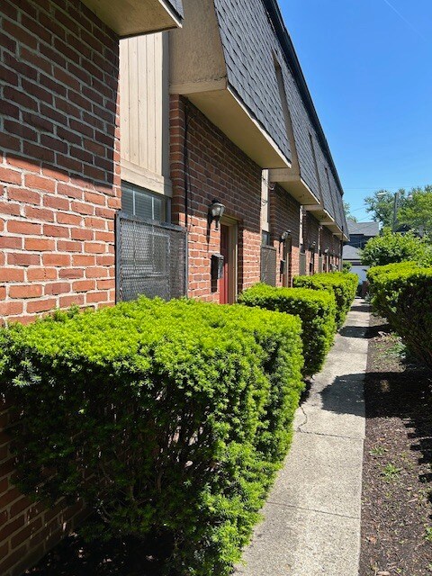 Photo - 1360 Highland St Unidad Apt F