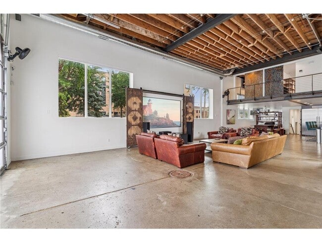 Photo - 1290 Snelling Ave N