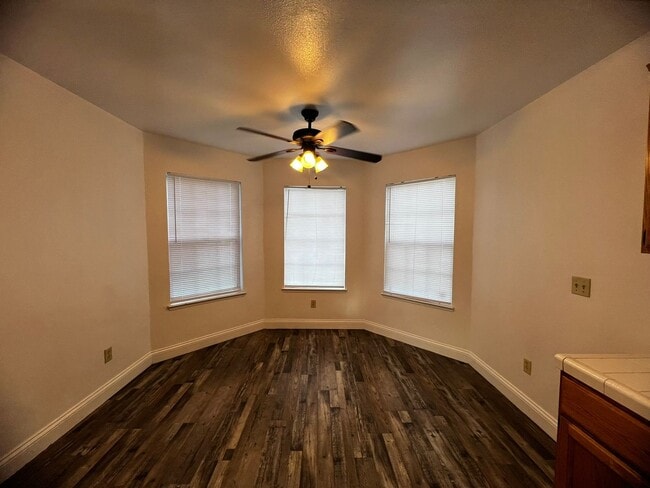 Photo - 1720 N Woodland St
