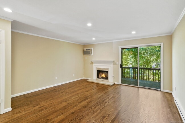 Photo - 20 E Pembroke Rd Unit 28