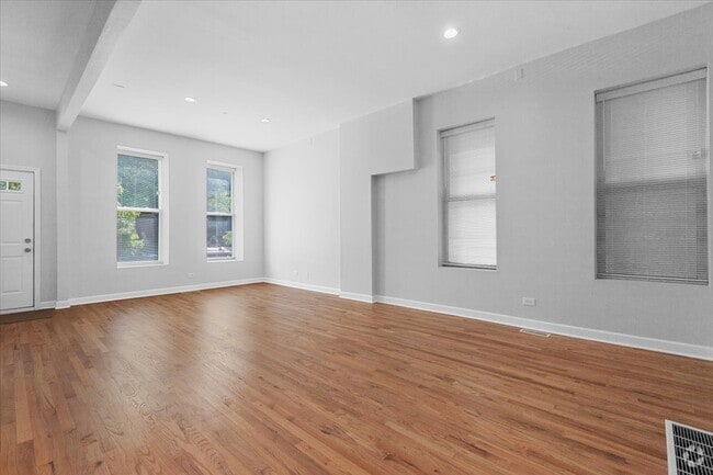 Building Photo - 858 N Paulina St Unit 2 Rental