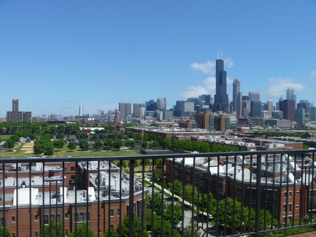 Photo - 1525 Sangamon S St Unit 801