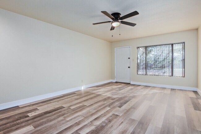 Photo - 4 Bedroom 2 Bathroom with Arizona Room in Tempe