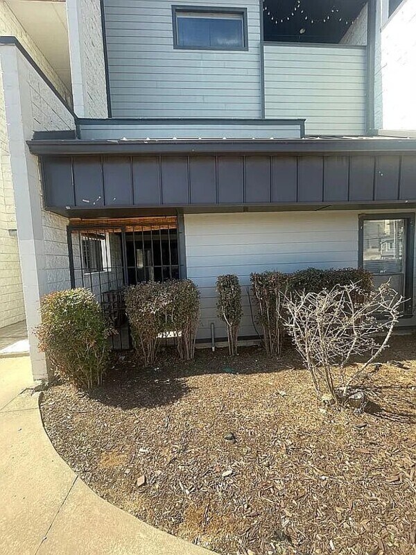 Photo - 901 NW 7th St