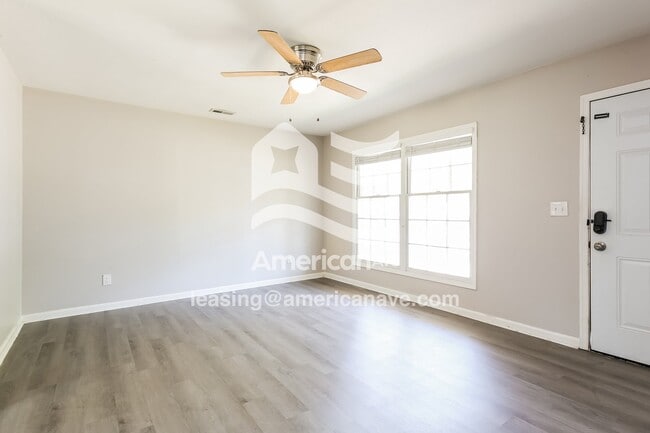 Photo - 4 N Kings Dr