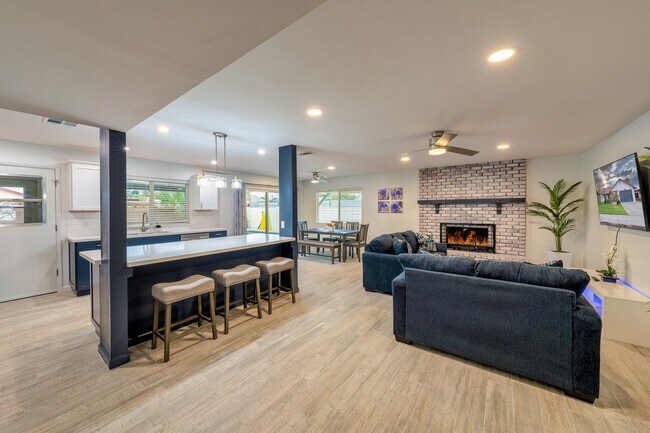 Great Room - 1219 W 10th Pl