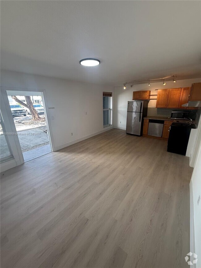 Building Photo - 3071 SW 27th Ave Unit 6 Rental