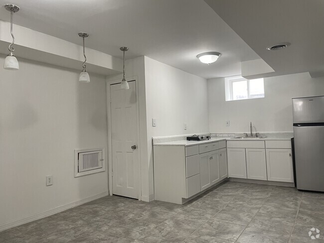 Building Photo - 1014 E 82nd St Unit Apt#B-1