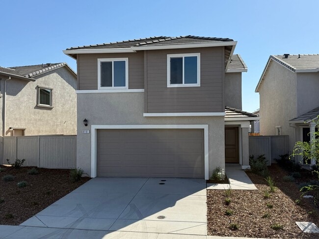 Building Photo - 4 Bed 2.5 Ba 2 Story 2 Car Rental