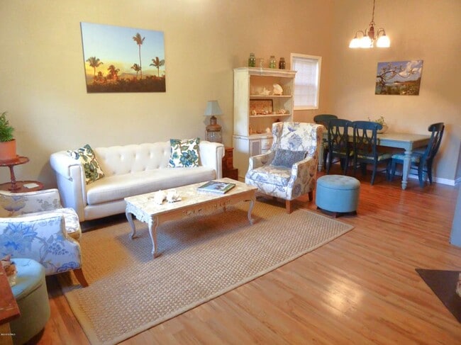 Photo - 744 Antler Dr