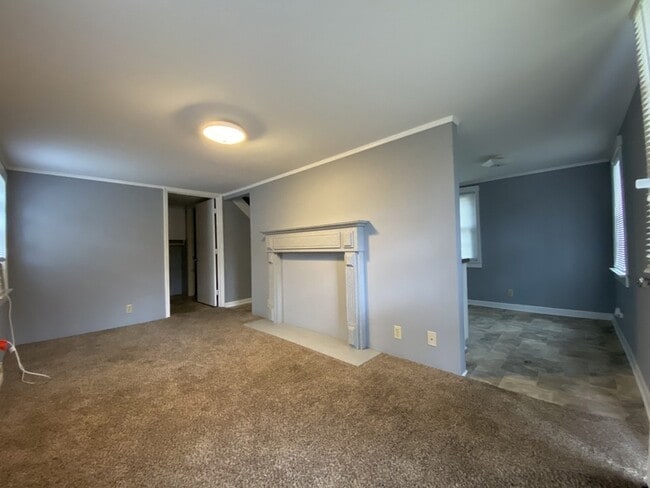 Photo - 110 W Chestnut St