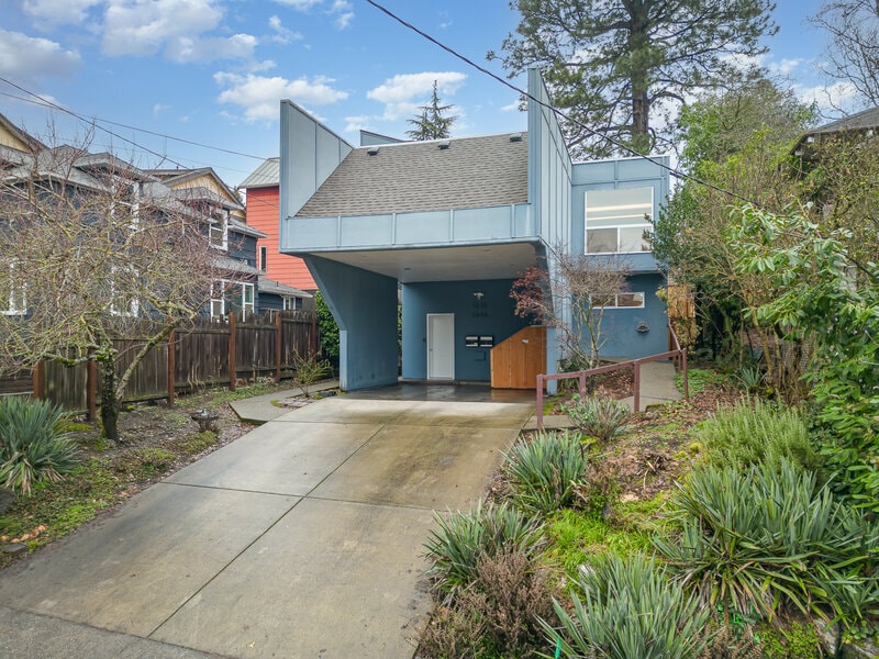 Photo - 3614 Interlake Ave N