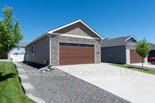 Building Photo - 3519 Blue Feather Trl