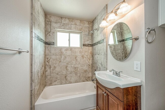 Photo - 2234 E Rialto Ave