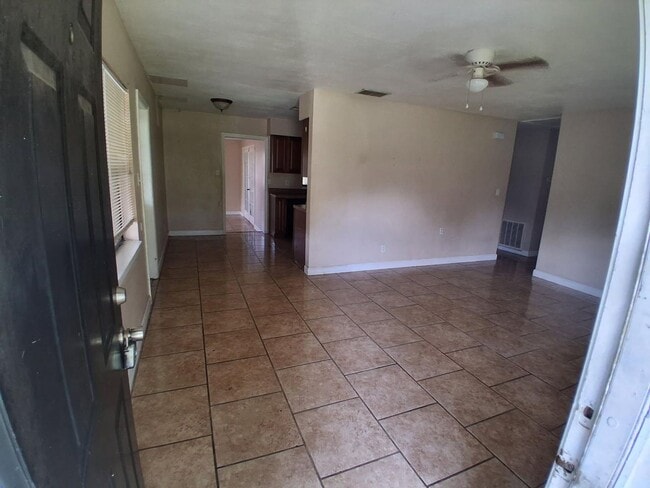 Building Photo - Central Lakeland Rental