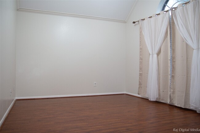 Photo - 4918 Pinder Ln