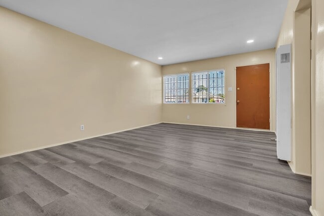 Photo - 1239 W Carlton Pl