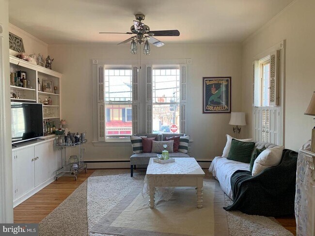 Photo - 256 Radcliffe St