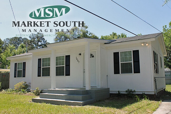 Building Photo - Remodeled Southside Home - Prime Location!