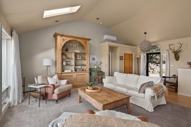 Photo - 258 Caballo St