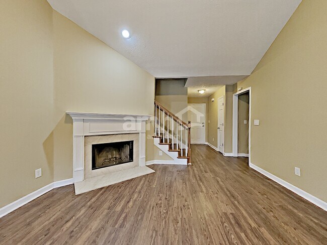 Photo - 4005 Strata Dr