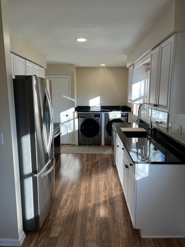 Photo - 813 W Broad St