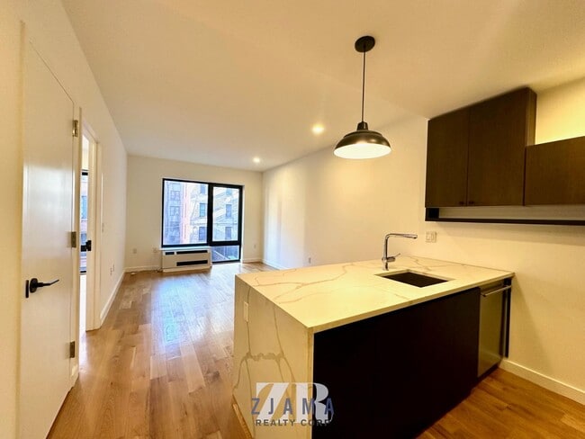 Building Photo - 25 E 19th St Unit 6D Rental