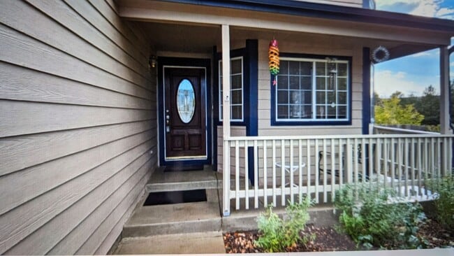 Photo - AWESOME 3-BDRM, 3-BATH, 2-STORY HOME + WALKOUT BASEMENT! JANUARY 1st MOVE-IN!