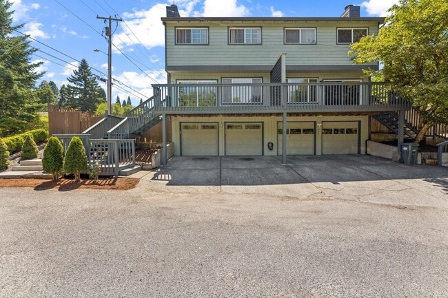 Building Photo - 671 SE 24th Ave Rental