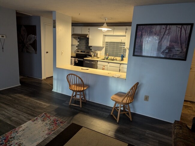 Photo - 8400 Muldoon Ct Unidad 110