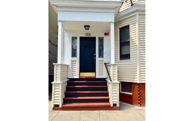 Photo - 358 Princeton St Unit 1
