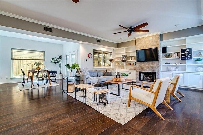 Photo - 1702 Newning Ave