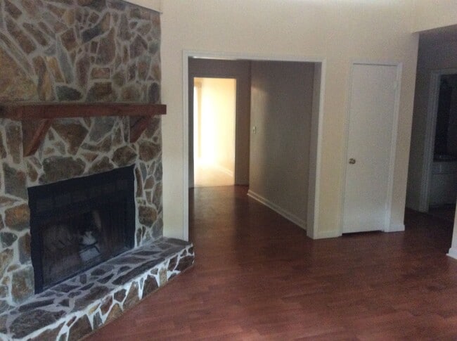 Photo - 4101 Hawthorne Cir Unit 2