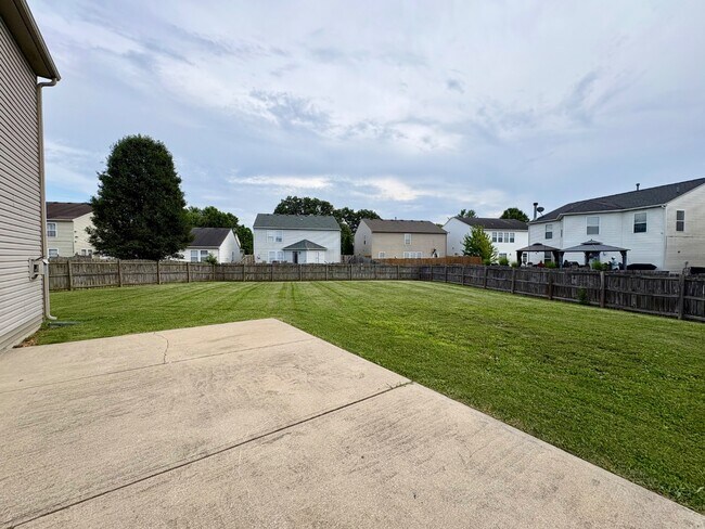 6857 Maywood Cir