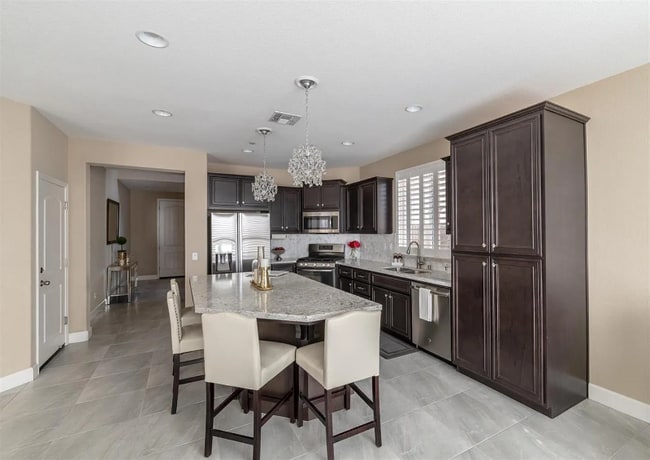 Photo - 1392 Violet Way