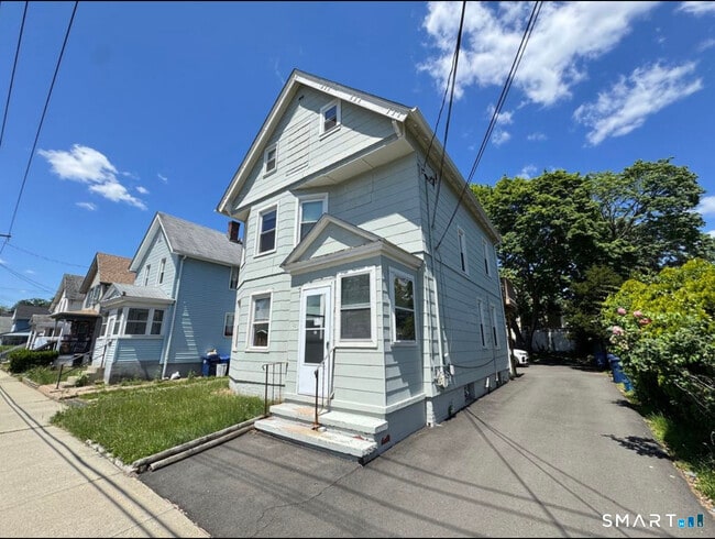 Building Photo - 35 Dana St Unit 1
