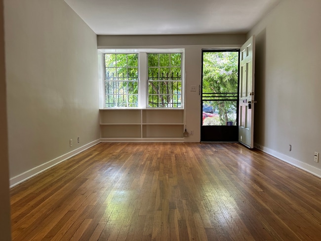 Photo - 1858 N Kingsley Dr Unit 1858