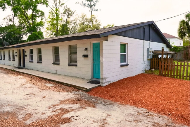 Building Photo - 7190 Conant Ave Unit 1