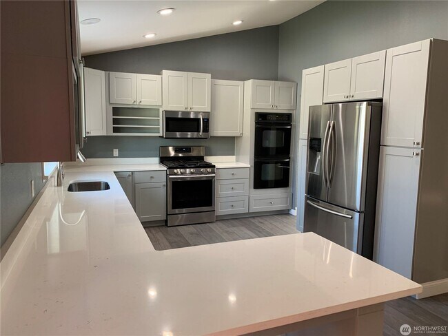 Photo - Beautiful 4 Bedroom Home!